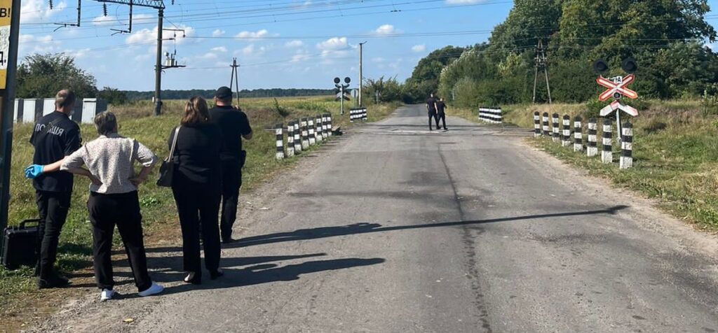 На Львівщині потяг збив 16-річну дівчину