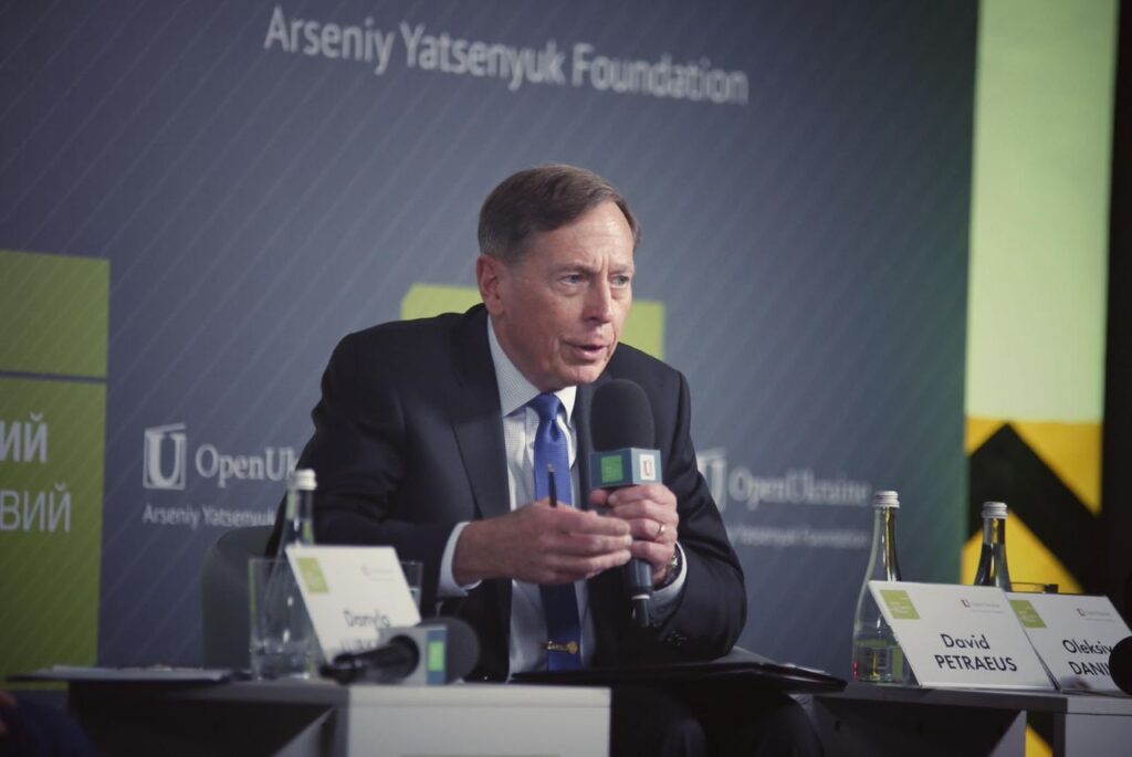 Єдиним “успіхом” росіян у війні проти Україні є знищення Бахмута – колишній директор ЦРУ