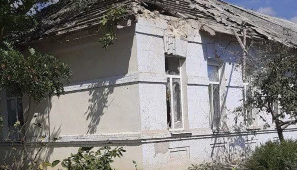 Росіяни обстріляли амбулаторію на Херсонщині, є поранений