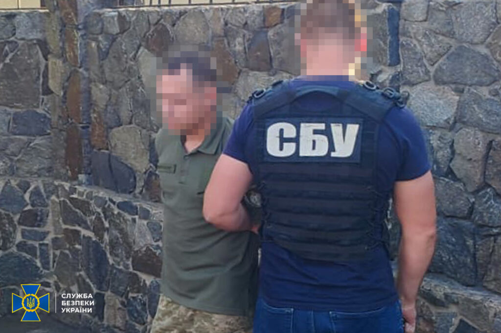 В Україні знешкодили одразу сім схем ухилення від служби: затримали посадовців ТЦК та членів військово-лікарських комісій