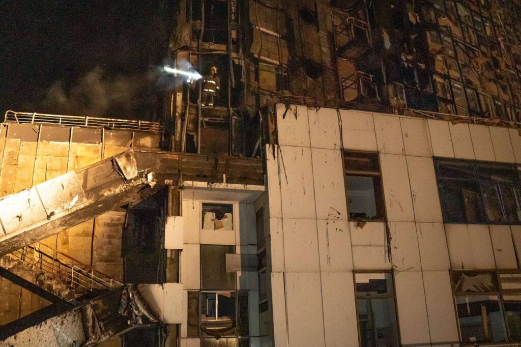 “Жалюгідна спроба відплати за штаб Чорноморського флоту” – Міноборони про удар окупантів по готелю в Одесі