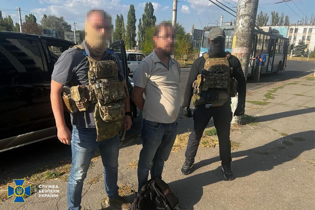 В Херсоне священник УПЦ МП торговал российским оружием и боеприпасами