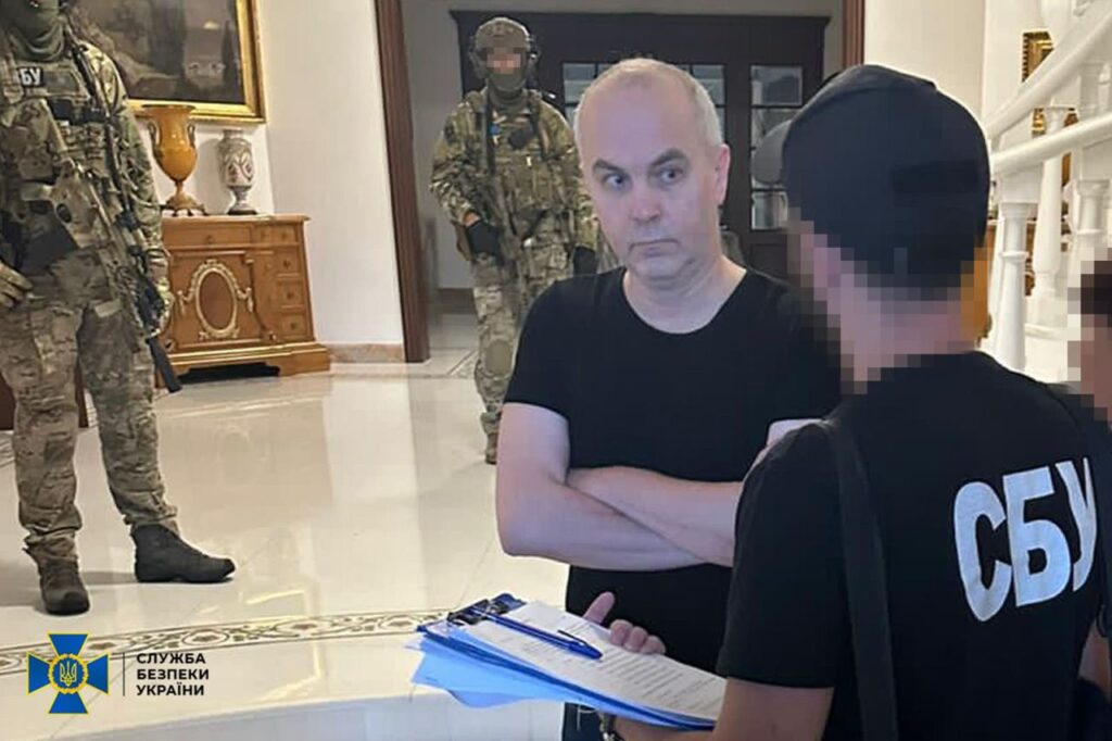 Фінансував окупаційну Росгвардію у Криму: Шуфричу повідомили нову підозру