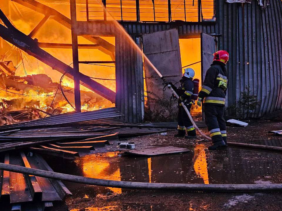 Атака дронів у Львові: під завалами знайшли загиблого