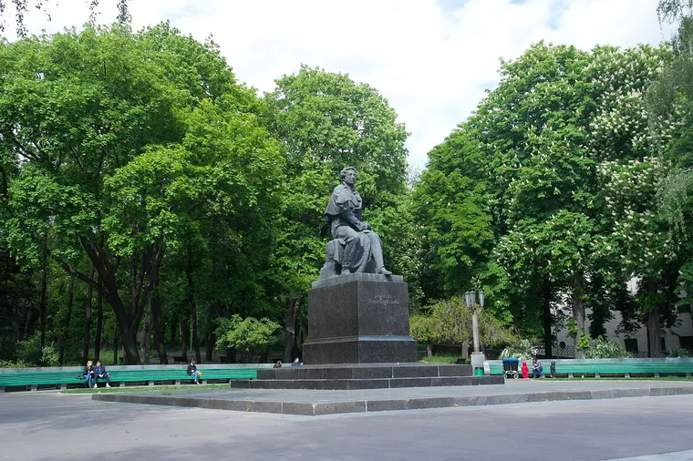 Мінкульт готується вилучити пам’ятники Пушкіну та Щорсу з реєстру пам’яток для демонтажу