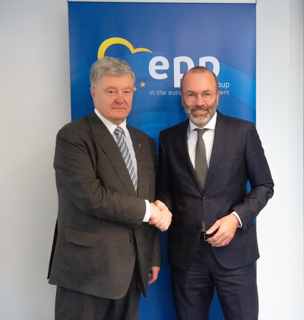 Порошенко закликав Президента ЄНП посилити санкційний тиск на росію