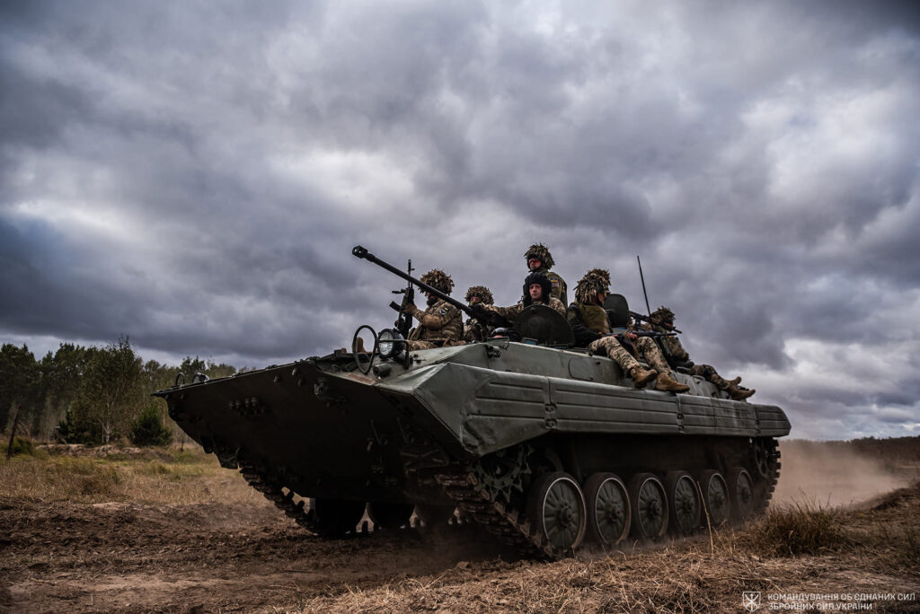 ЗСУ успішно відбили атаки військ РФ на шести напрямках, на півдні та поблизу Бахмута продовжуємо наступ – Генштаб