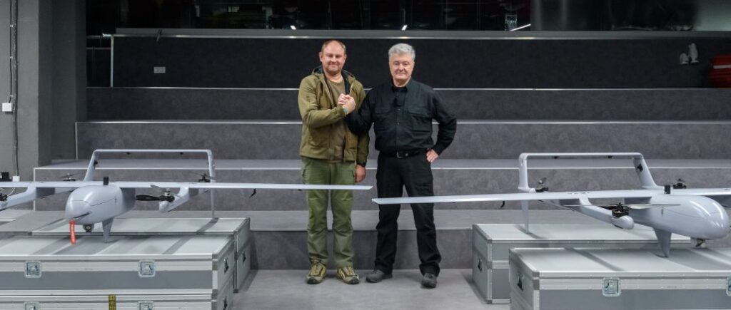 Коли працюють «Посейдони», для русні все погано – Порошенко передав два БПЛА розвідникам 59-ї бригади