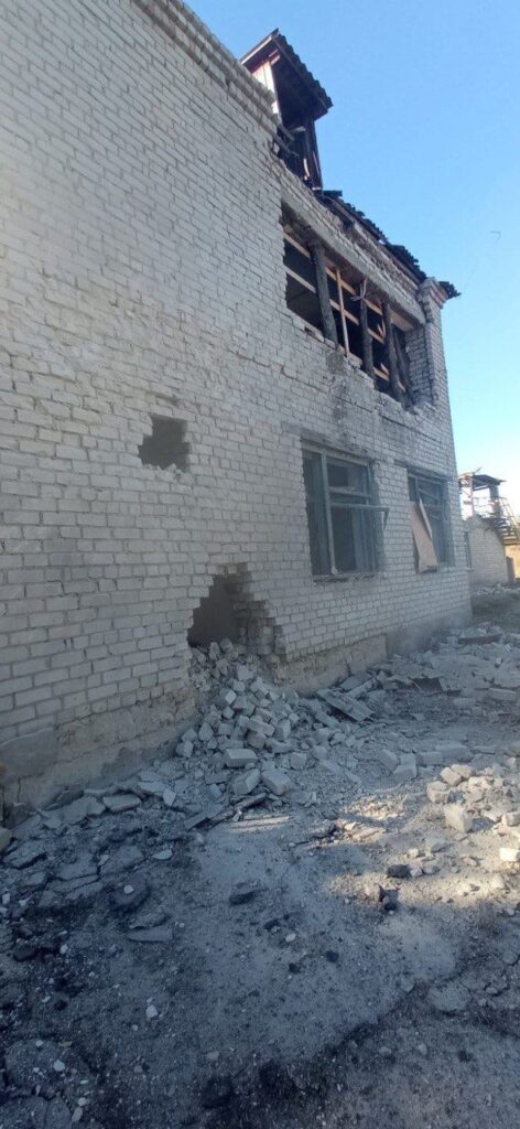 Росіяни масовано обстріляли Золоту Балку на Херсонщині та скинули 11 авіабомб на Бериславщину: деталі