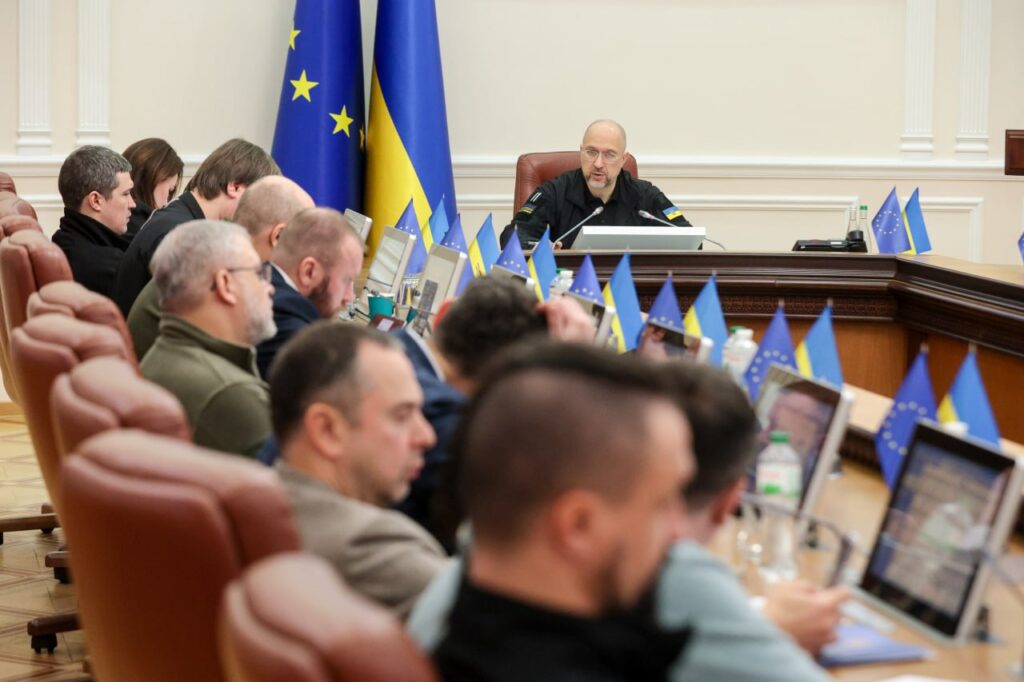 Пенсії і зарплати бюджетникам платитимуть вчасно, індексація буде проведена – Шмигаль