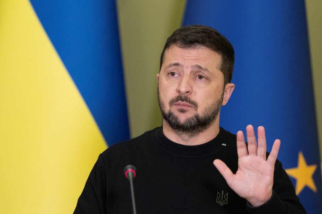 Зросла кількість українців, на думку яких Зеленському варто обмежитися одним президентським терміном – КМІС