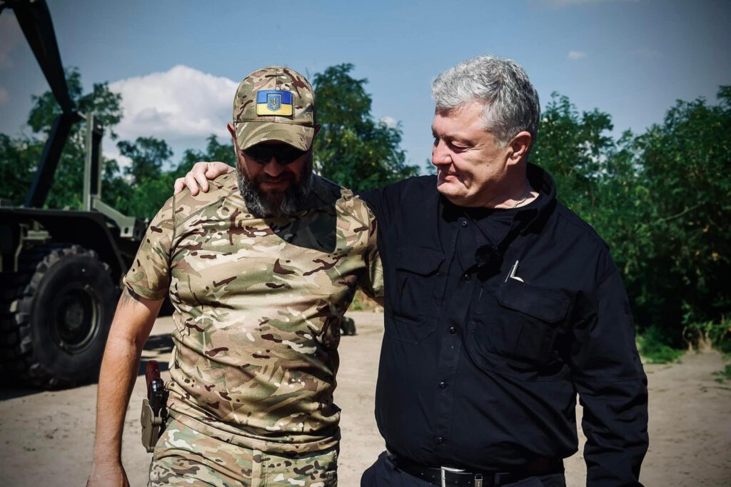 Доставка для побратимів: військовий Олексій Петров розповів фронтову історію, як втратив дрон від Порошенка