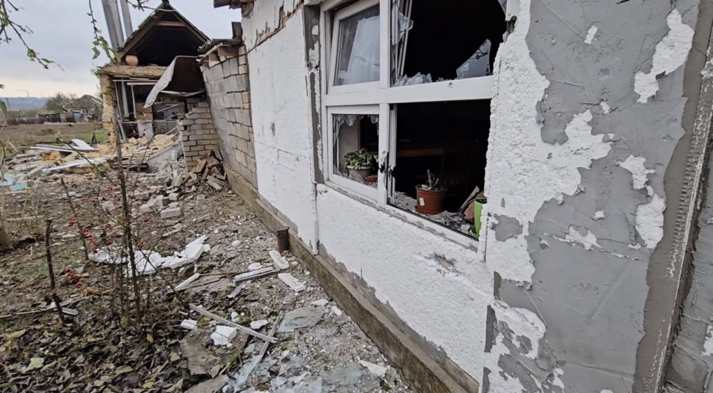 Росіяни обстріляли Чорнобаївку касетними боєприпасами, загинуло три людини