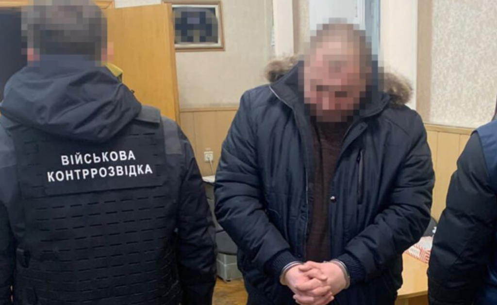 Розкрадання 1,5 мільярда на снарядах – хто забезпечив затриманому чиновнику “дах” у ГУР МО?