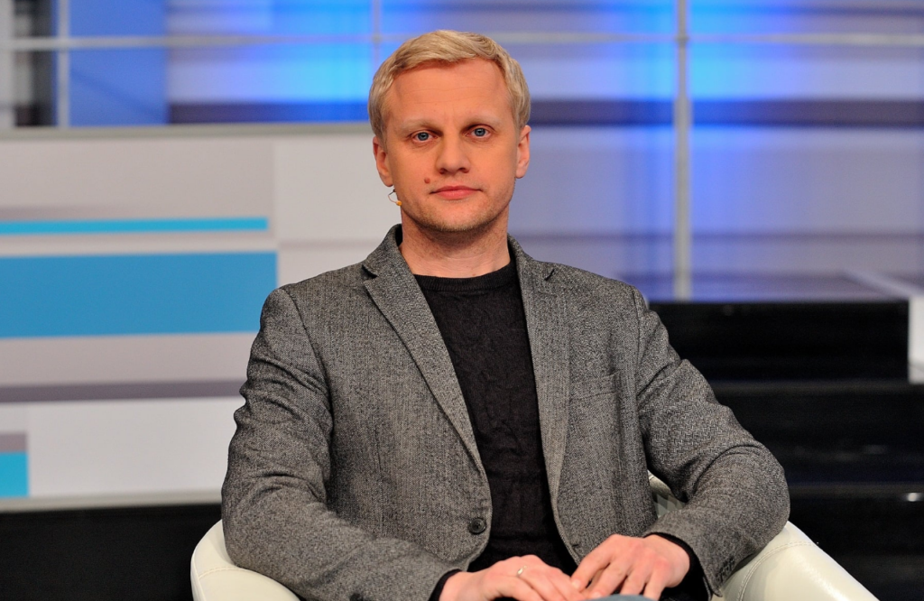 Шабунін після 15 годин обшуків: влада Зеленського йде до авторитаризму під прикриттям війни