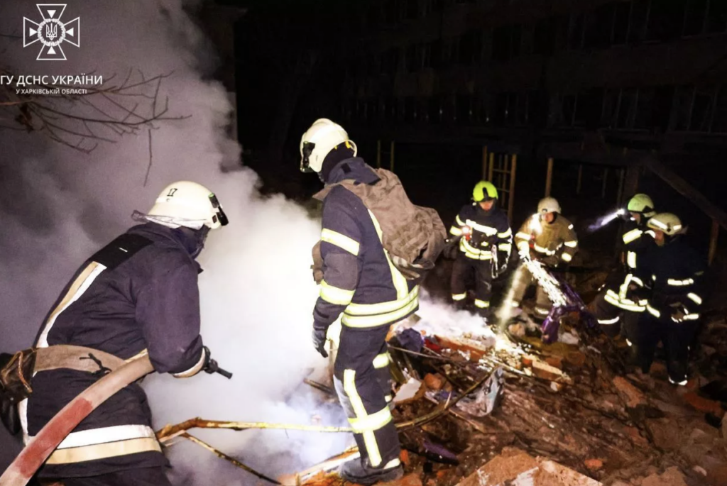 Росіяни завдали ракетного удару по Харкову, є постраждалі та руйнування