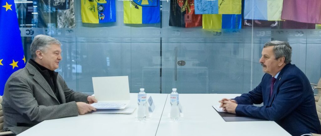 Порошенко обговорив з послом Угорщини доленосне для України засідання Євроради 14-15 грудня