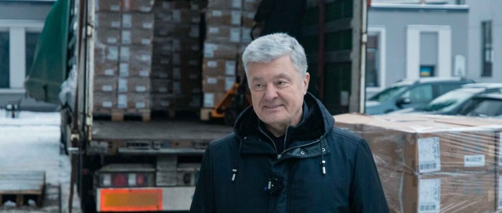 Порошенко купив для військових 600 тисяч хімічних грілок