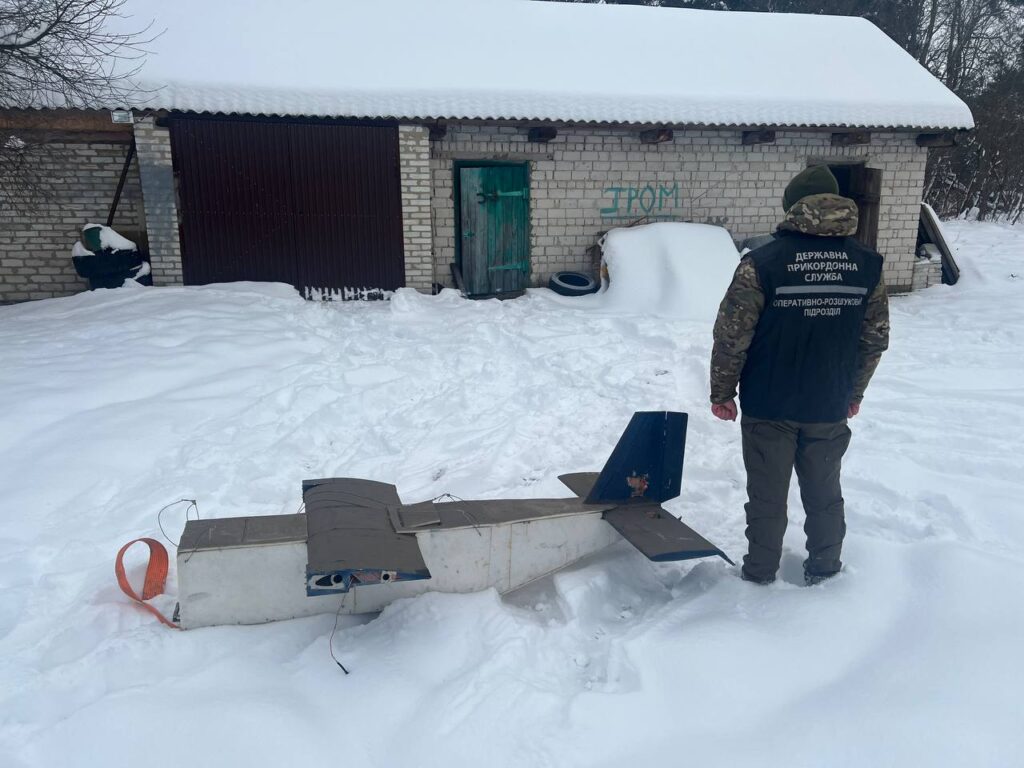 За допомогою БПЛА надсилали цигарки за кордон: на Волині знешкодили угруповання контрабандистів