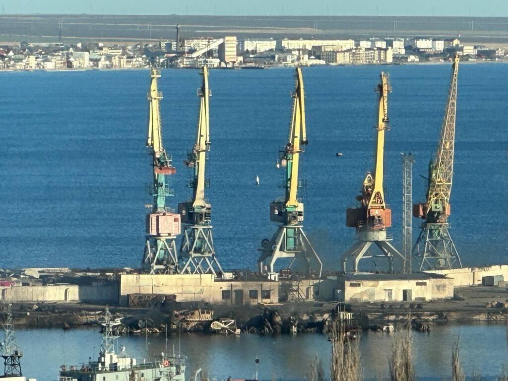 Після знищення російського корабля “Новочеркаськ” 33 моряки вважаються зниклими безвісти – росЗМІ