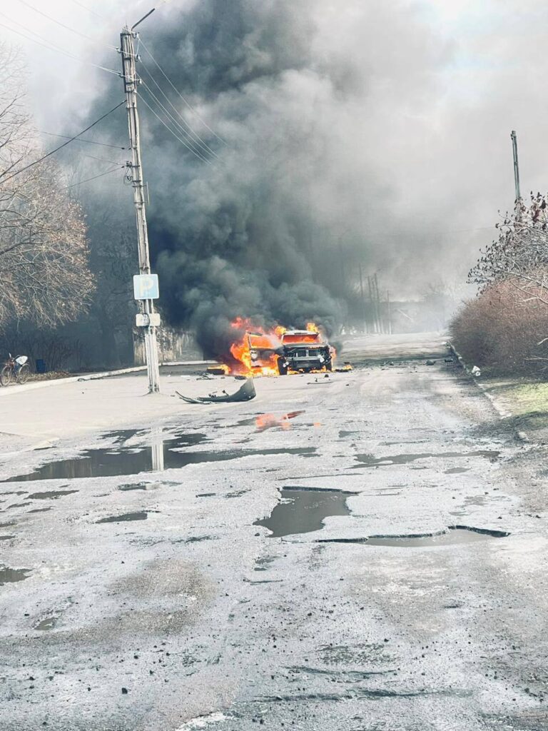 Росіяни обстріляли Вовчанськ: загинула людина, ще одна поранена