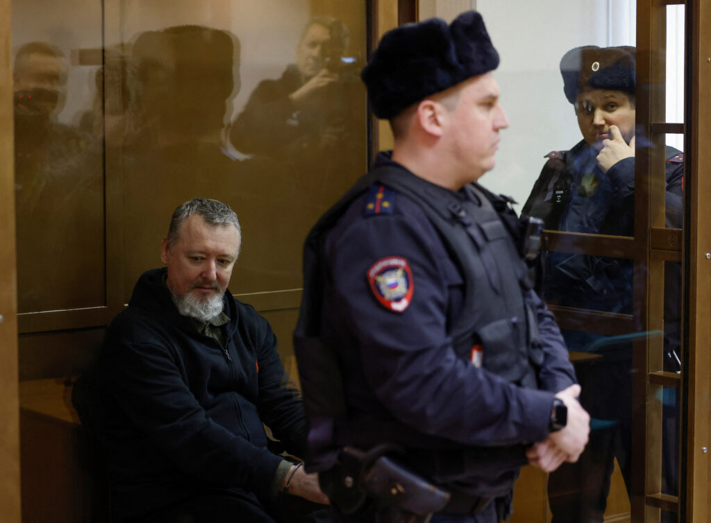 У РФ засудили терориста Гіркіна до чотирьох років колонії: що відомо про справу