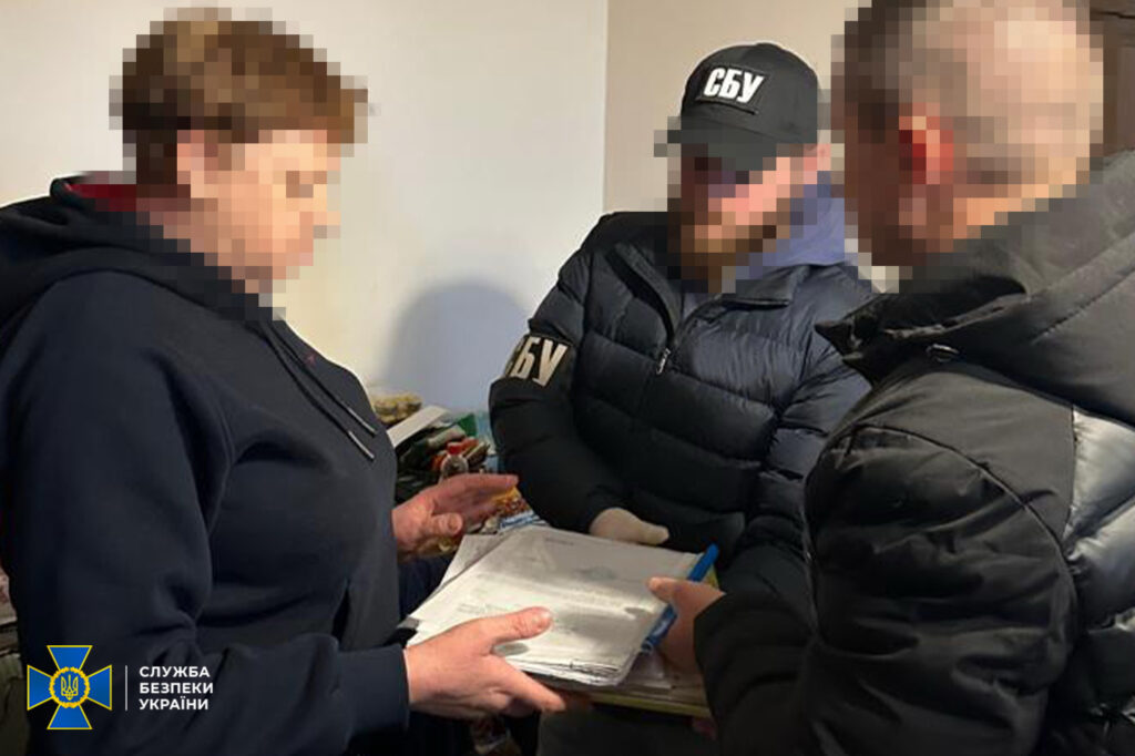 Передала окупантам 24 авто швидкої допомоги для депортації українських дітей: СБУ затримала ворожу поплічницю з Херсона