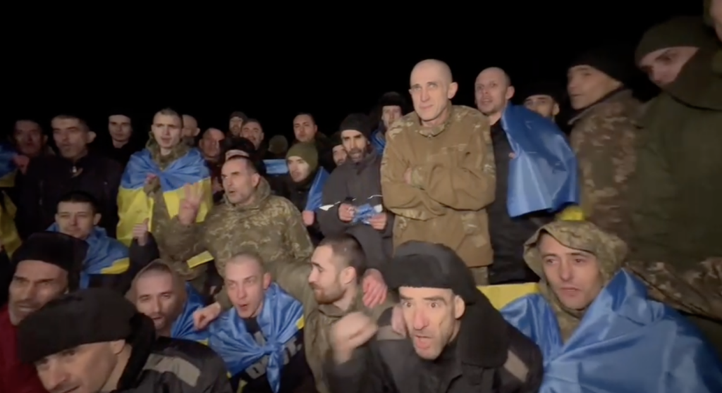 Из российского плена вернули более 200 украинских воинов и гражданских