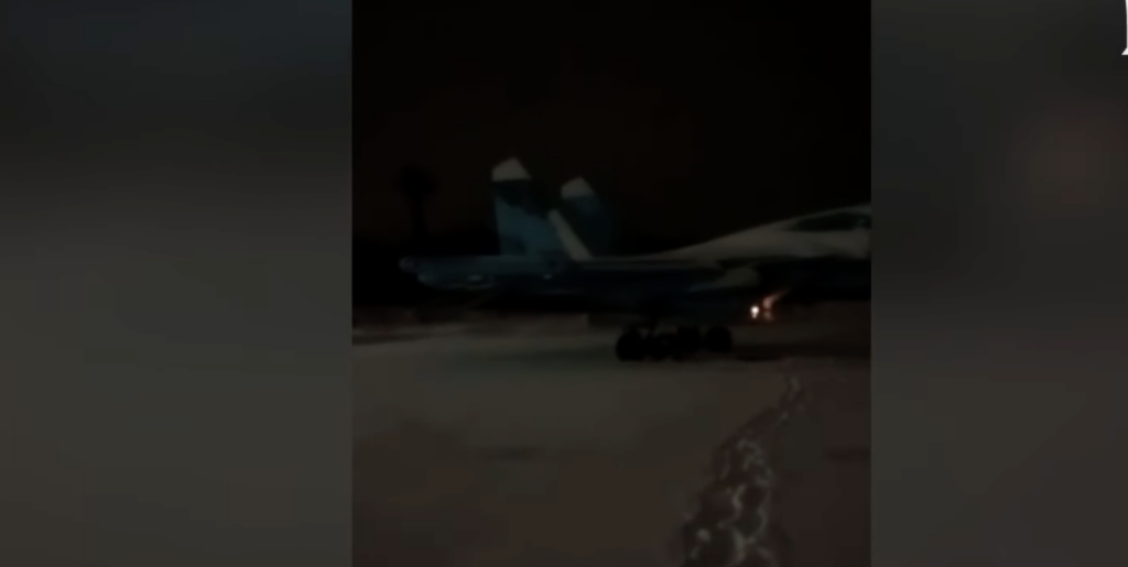 У Росії на аеродромі підпалили винищувач Су-34: ГУР опублікувало відео