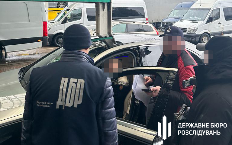 На кордоні затримали підозрюваного у спробі привласнити землі Київської ГЕС бізнесмена Мазепу: у ДБР розповіли деталі
