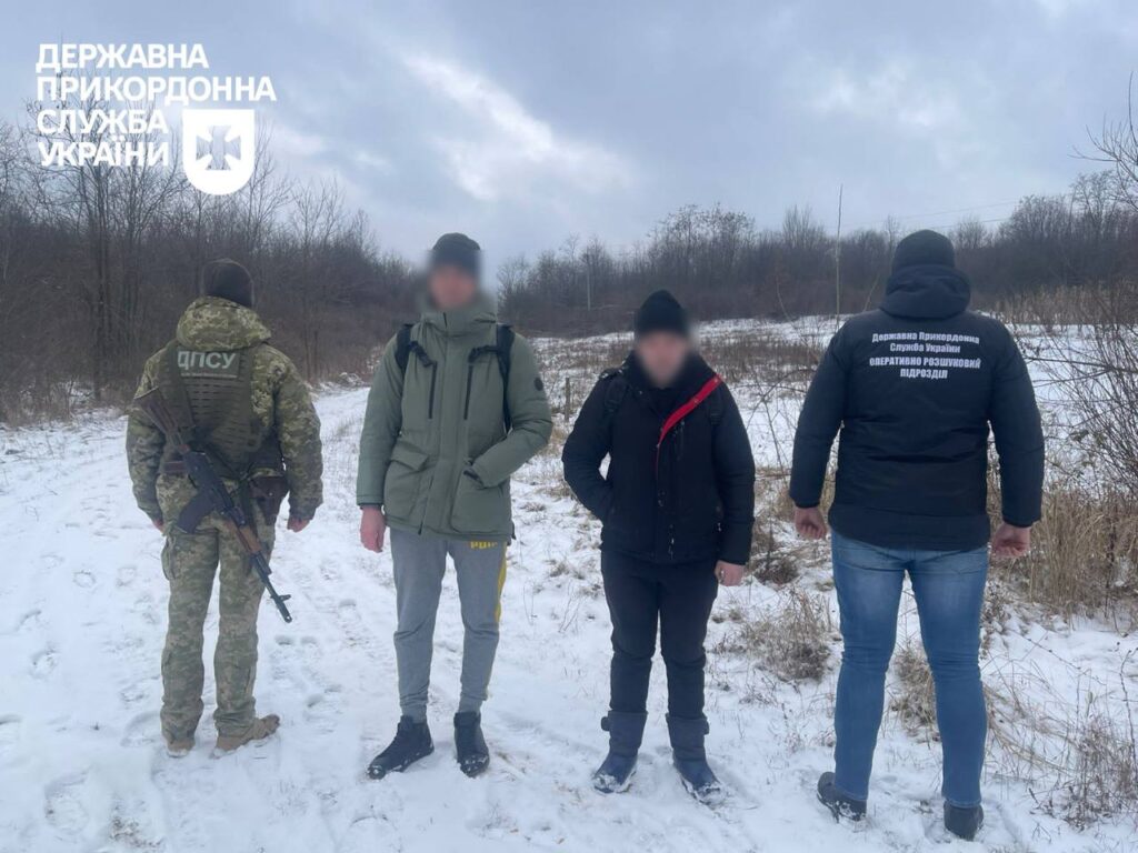 ДПСУ протягом доби затримала 12 чоловіків на Закарпатті, які намагались незаконно перетнути кордон