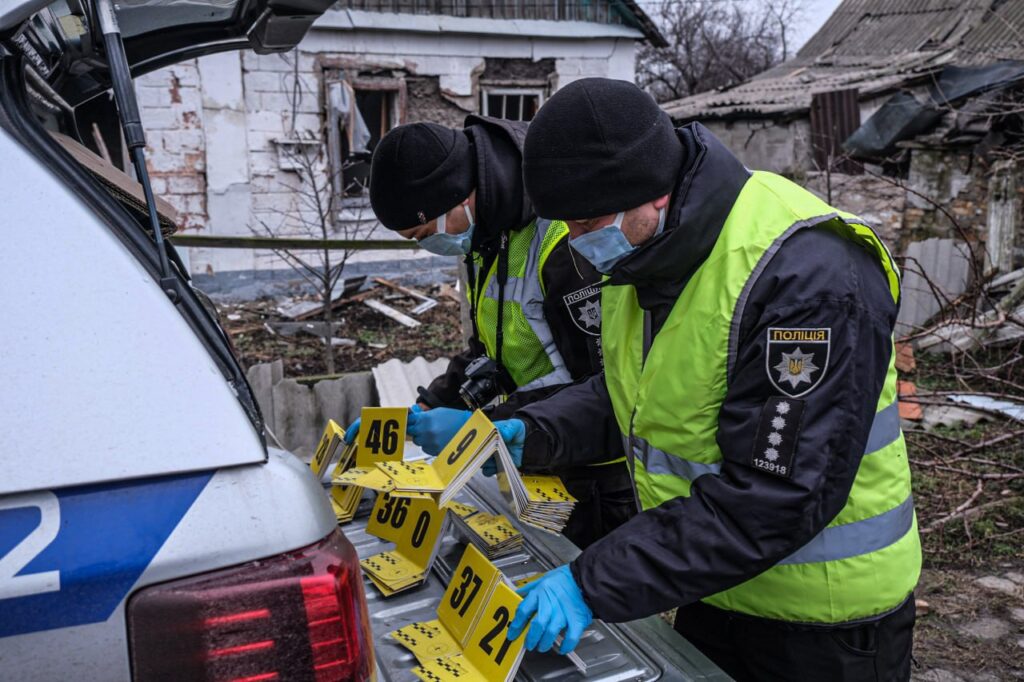 Атака Покровського району: поліція ідентифікувала 7 загиблих, особи ще 4 загиблих встановлюють