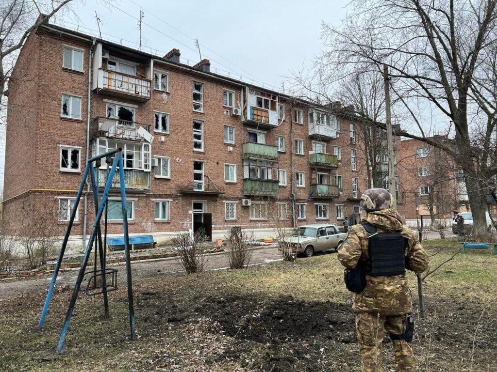 Оккупанты обстреляли ряд городов Донецкой области: есть погибшие и раненые