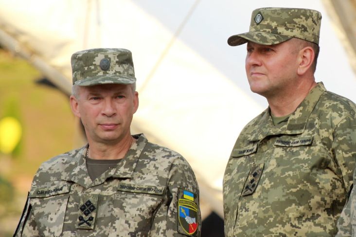 Зеленський звільнив Залужного, новим головнокомандувачем ЗСУ призначено Олександра Сирського