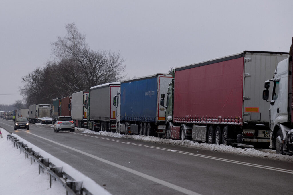 Польські фермери продовжують блокувати шість пунктів пропуску: у ДПСУ розповіли про ситуацію із блокадою кордону