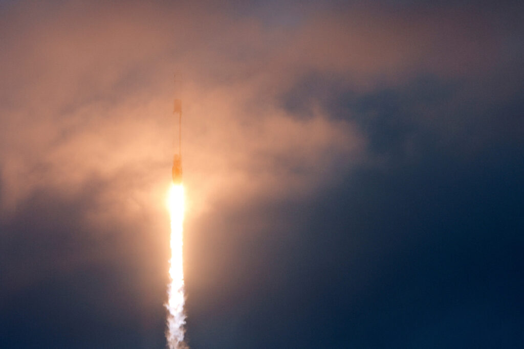 Росія в космосі: Макрон оголосив про нову стратегічну загрозу
