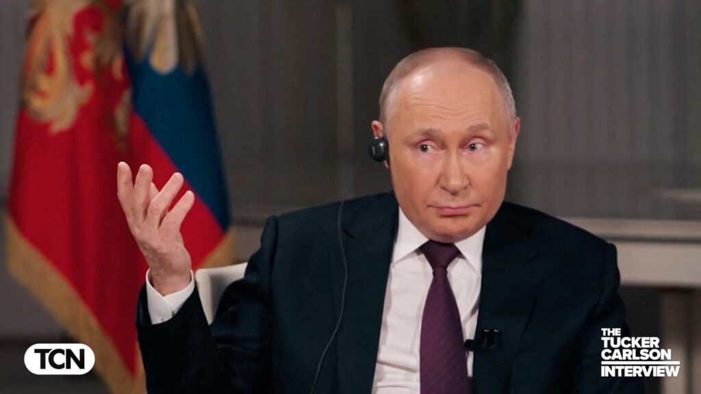 “Все одно, що дати слово Гітлеру в 1944 році”: Кулеба відреагував на інтерв’ю Путіна американському пропагандисту Карлсону