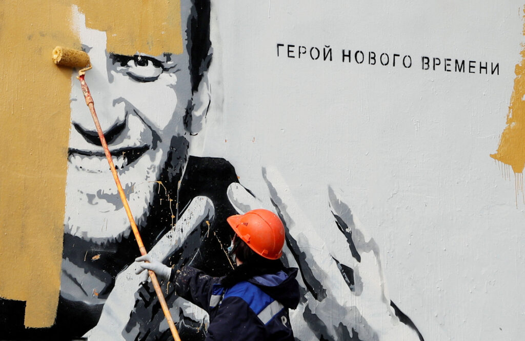 Неоднозначний Навальний: що відомо про смерть “російського опозиціонера” і як зреагували в Україні та світі