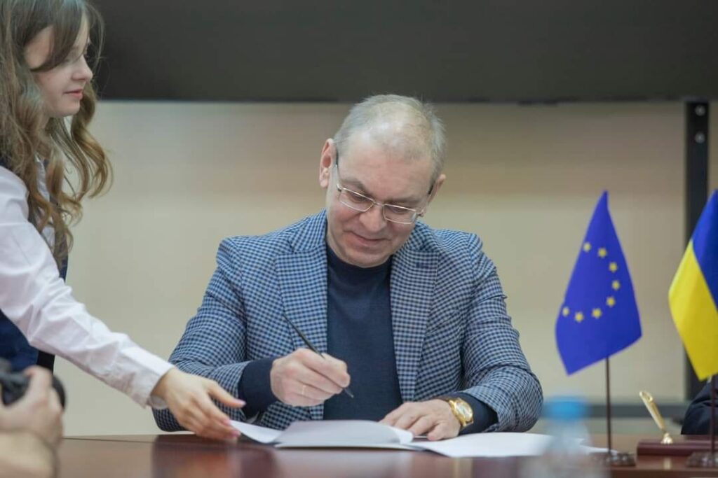Требовал расследовать завышение цен на снаряды: почему на самом деле власти начали преследовать Пашинского