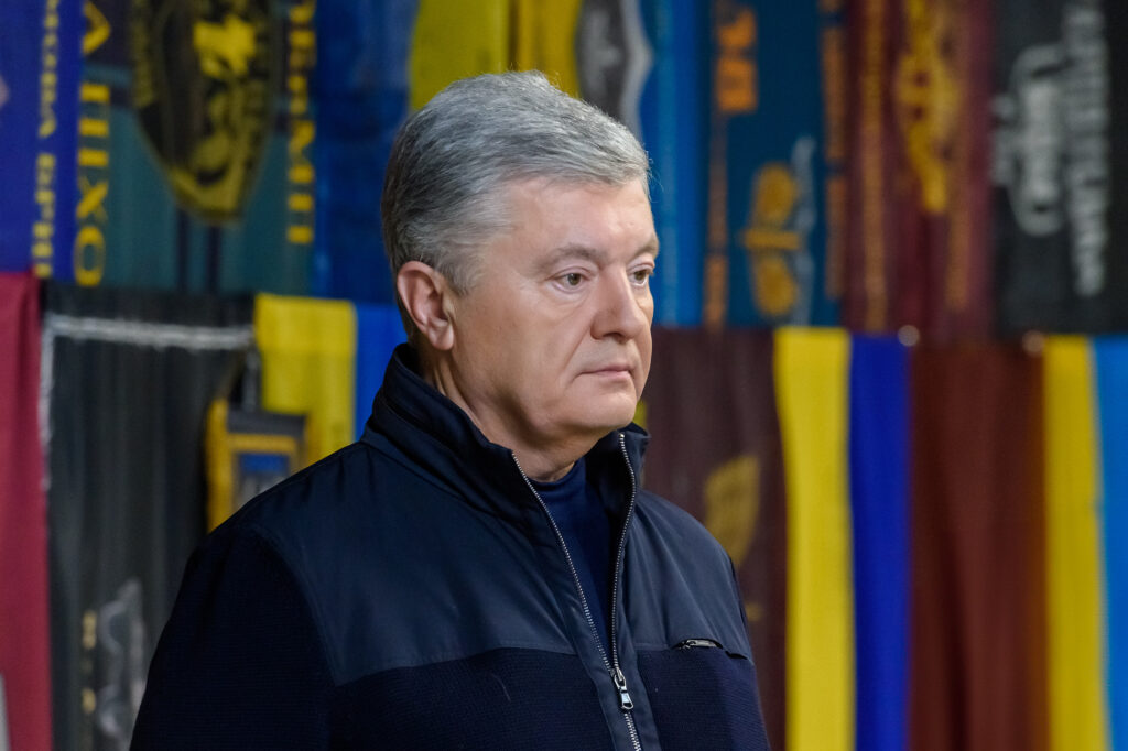 Security forces are openly following Poroshenko at the behest of the authorities – a journalistic investigation