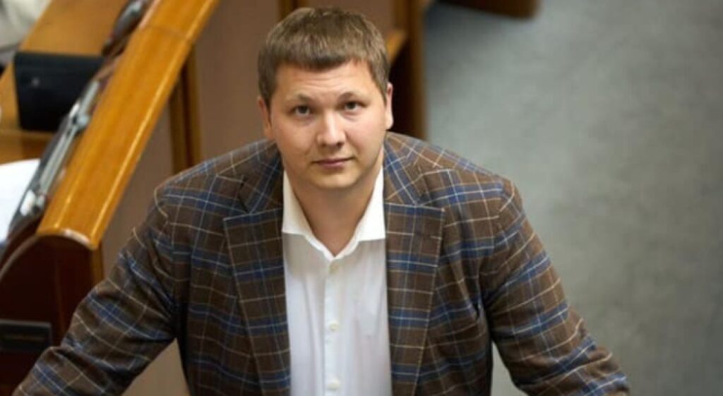 “Слуга” В‘ячеслав Медяник складає повноваження нардепа: якими скандалами він запам’ятався