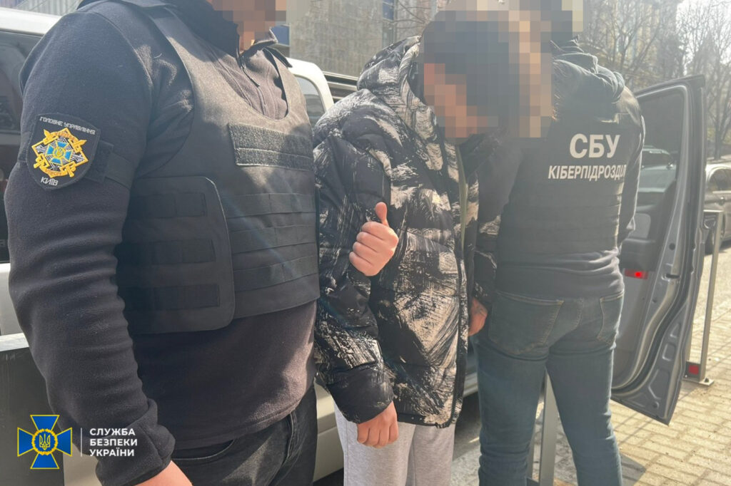 Готував обстріл ТЕС та військового шпиталю: у Дніпрі “на гарячому” затримали інформатора окупантів