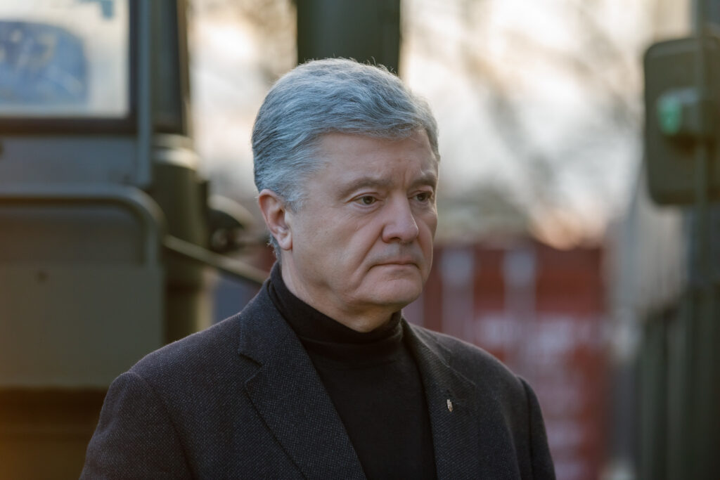 Розправа з опозицією: навіщо Банкова запроваджує санкції проти Порошенка