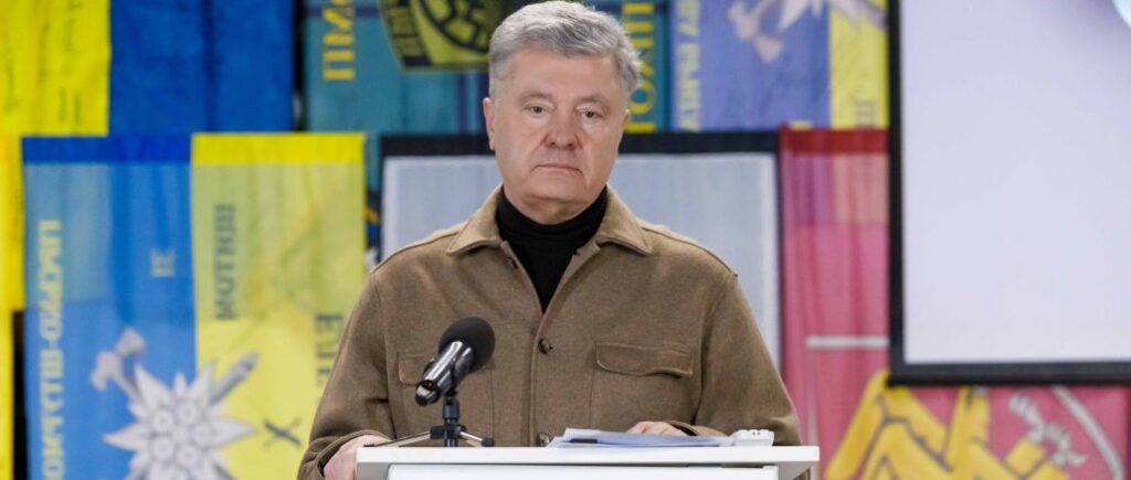 Порошенко закликає владу зупинити підвищення акцизів на пальне: це удар по кожному українцю і по селу, яке заходить в посівну