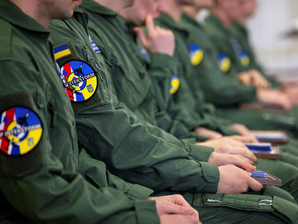 Велика Британія може відрядити своїх військових в Україну: деталі