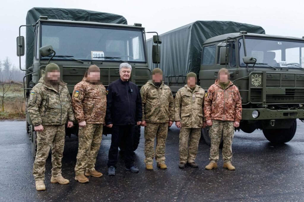 Стало відомо, що Порошенко привіз підрозділам, які прикривають узбережжя Одещини