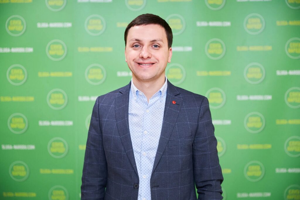 «Слуга» Крейденко приобрел квартиру в центре Киева за 200 тысяч долларов: говорит, что продавали черешню
