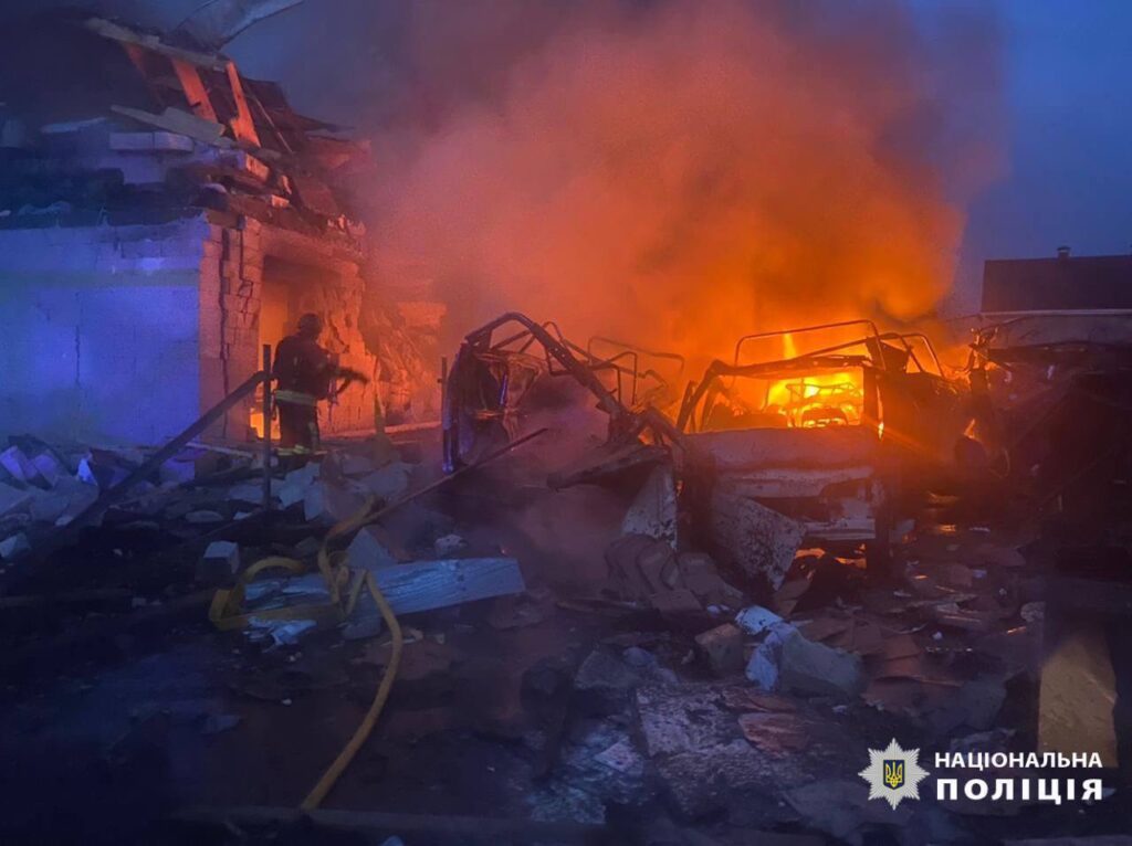 На Київщині через обстріл окупантів поранені чотири людини, пошкоджено електромережі та приватні будинки