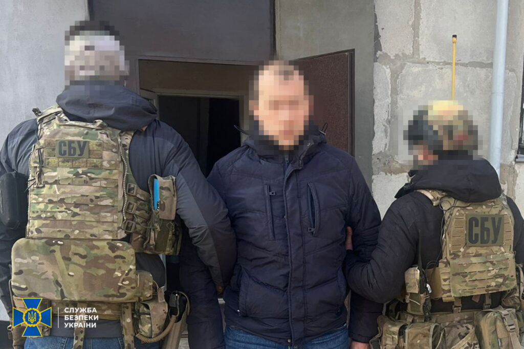 Планував підірвати залізницю та розвідував позиції ЗСУ: на Харківщині затримали чергового поплічника окупантів