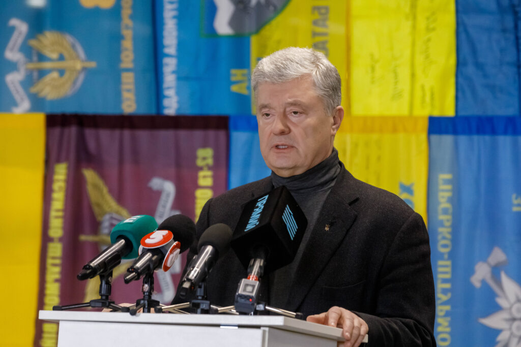 Порошенко рассказал, что нужно немедленно сделать для спасения государства